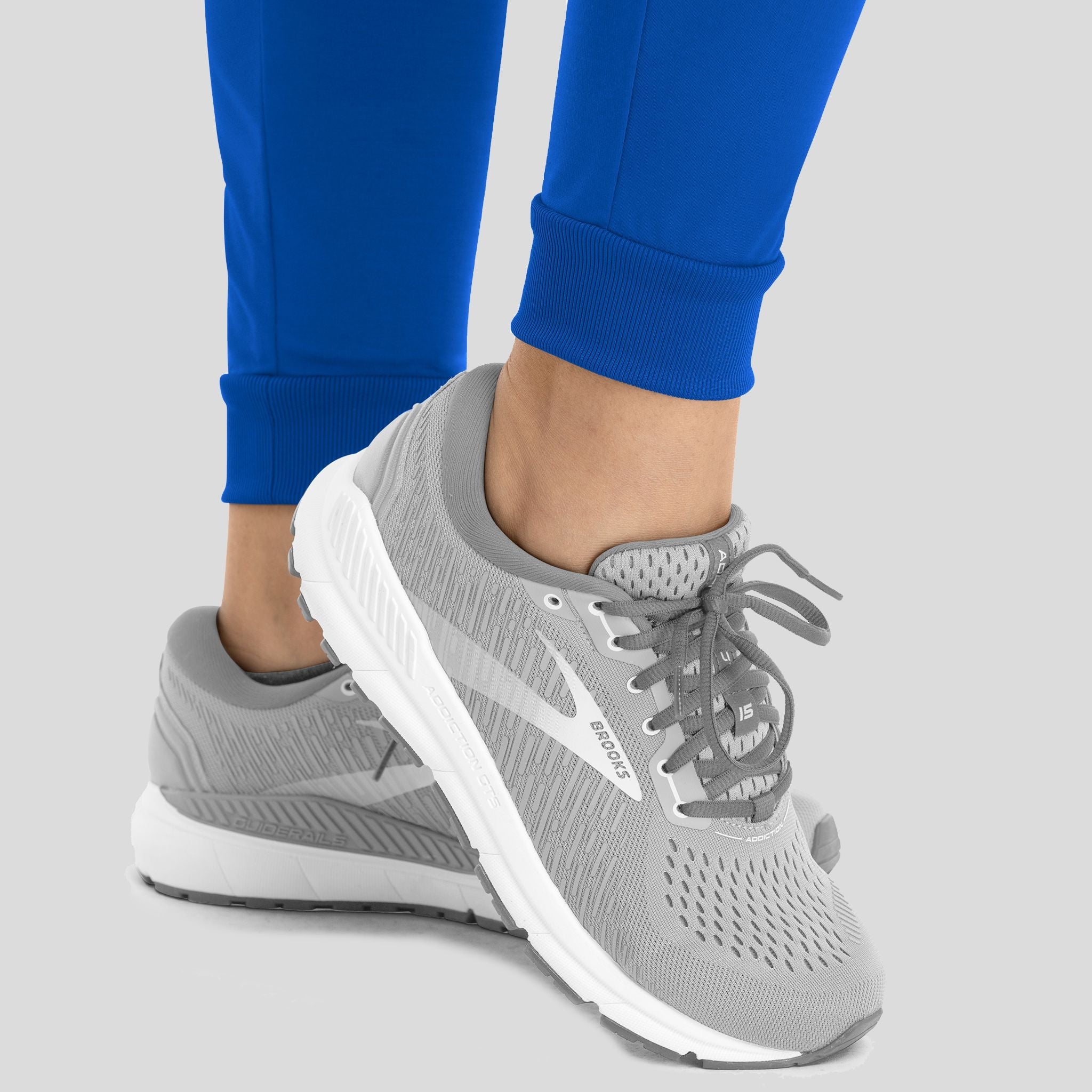 Maevn_Focus_60302_royal_POCKET_CUFF